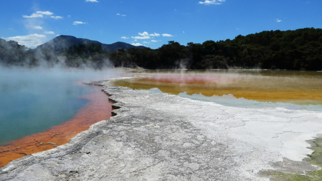 wai o tapu champagne pool