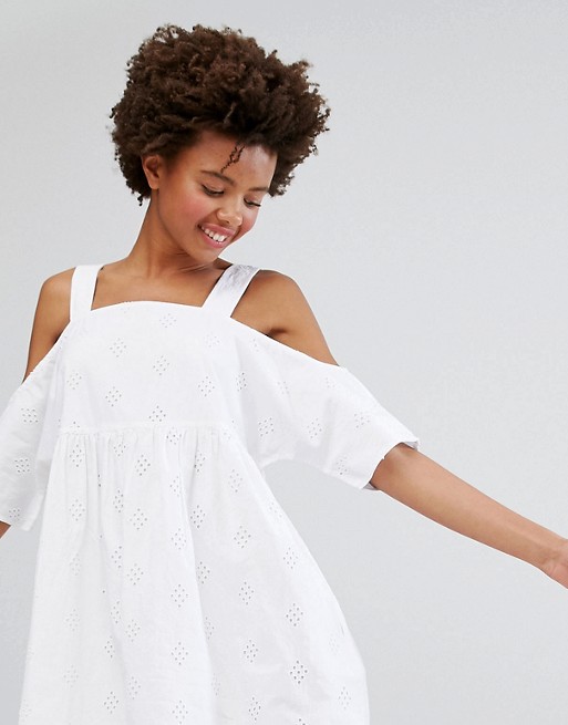 robe blanche off shoulder asos